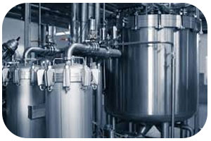 Filtração e Carbonatação: retiram-se sólidos e adiciona-se gás carbônico para dar efervescência.